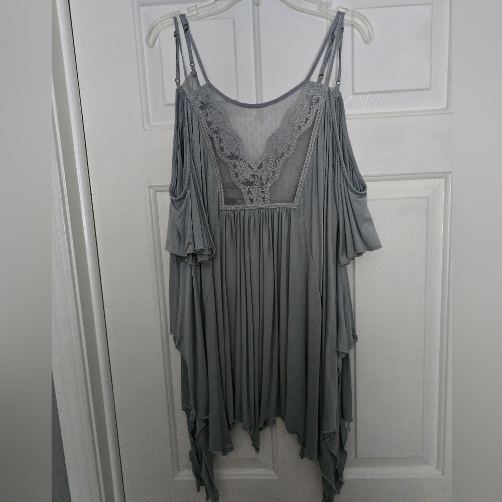 NWT Gimmicks top size L